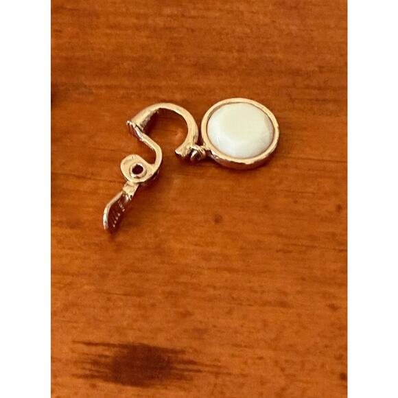3 Vintage Clip Earrings Boho Lotus Brass Monet White Cabochon Faux Copper Dome - Picture 13 of 15